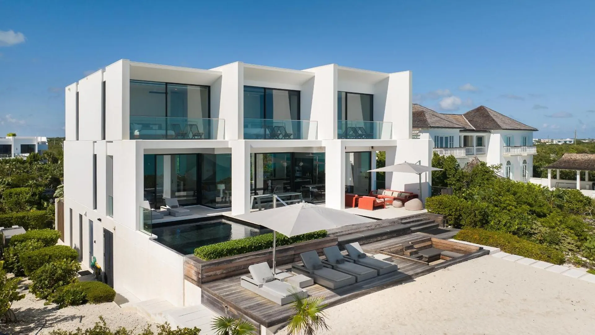 Uxue Villa 4 Br Long Bay