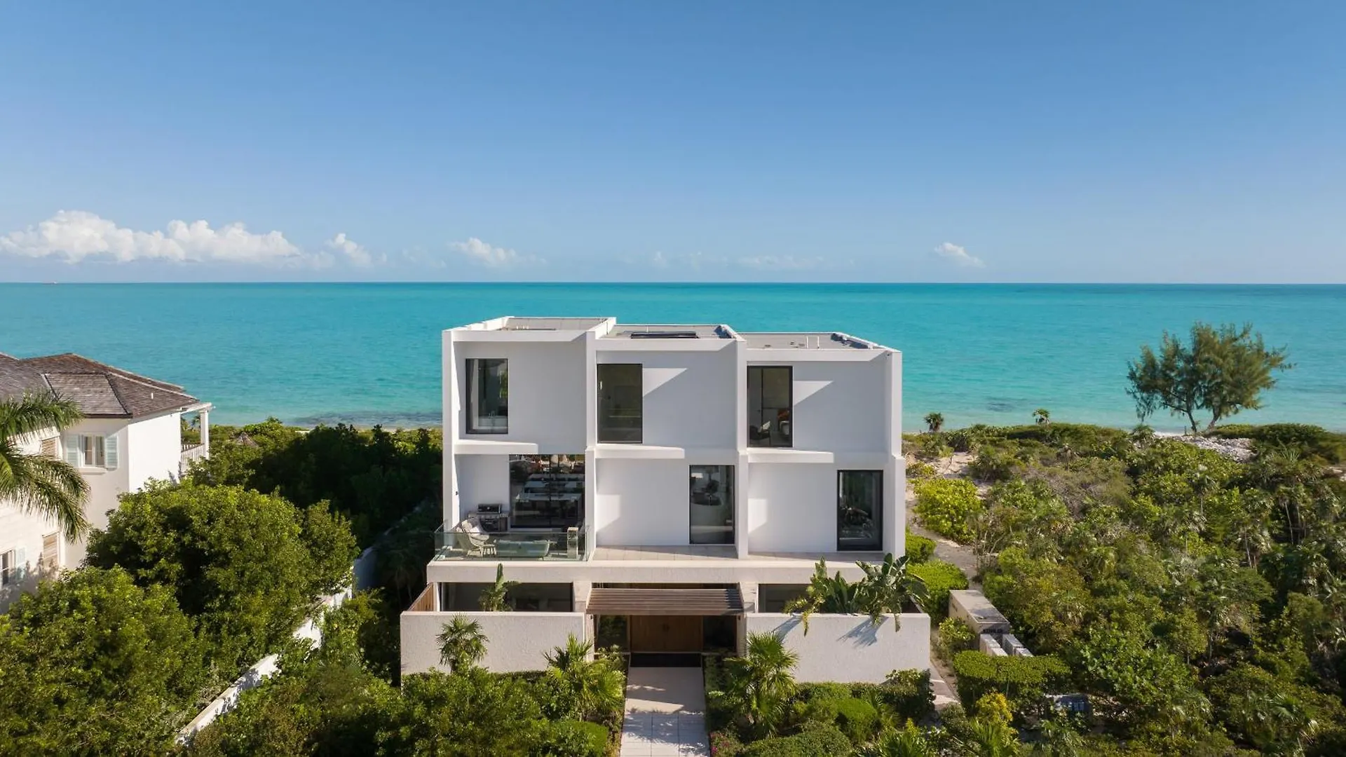 Uxue Villa 4 Br Long Bay