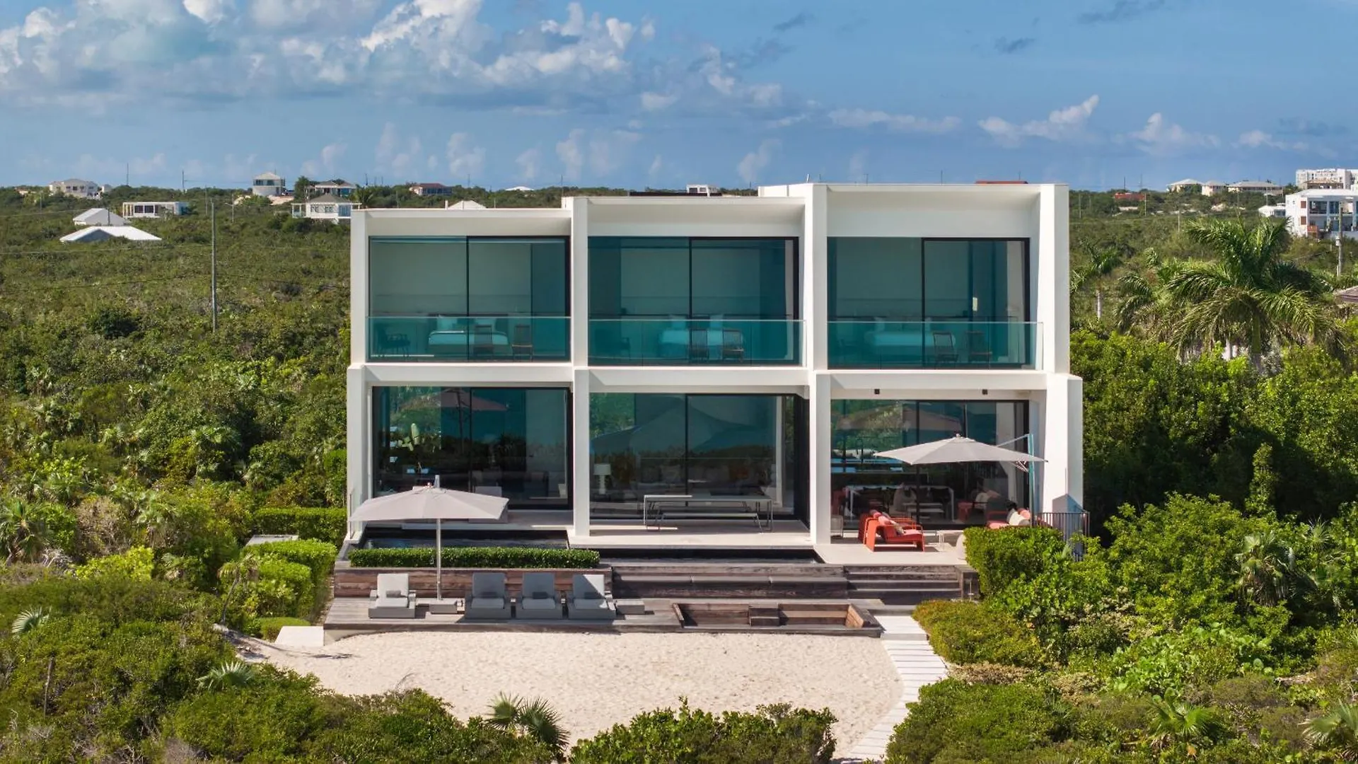 Uxue Villa 4 Br Long Bay